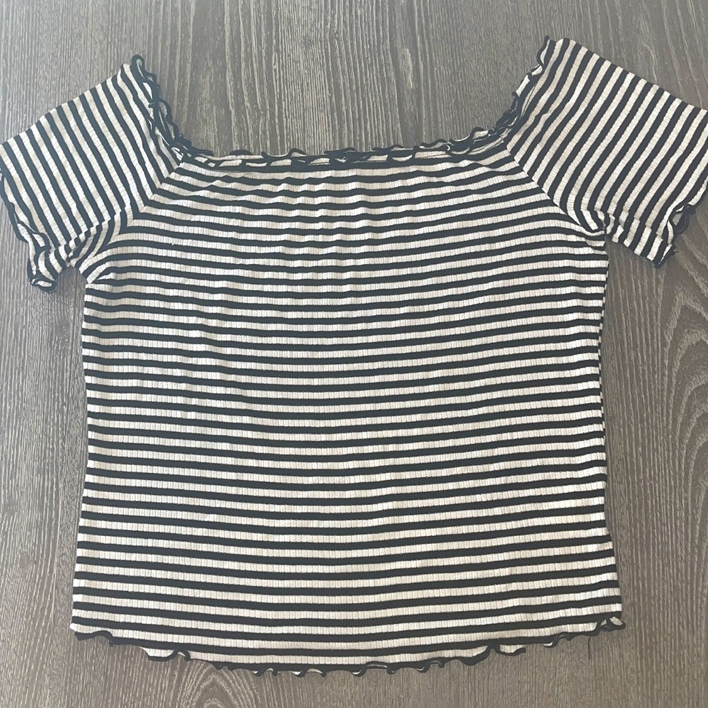 Side cute arm sleeves, very comfortable